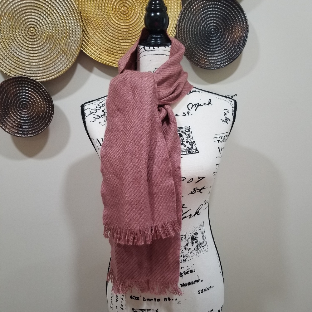 Scarf With Fringes at the bottom Color Pink Mauve 57×8.